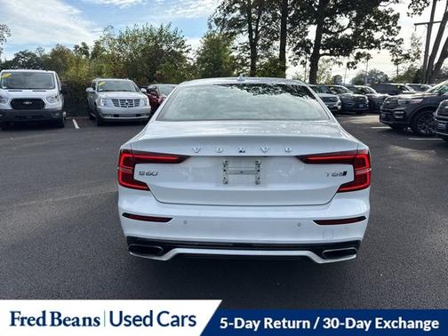 2019 Volvo S60 T6 R-DESIGN