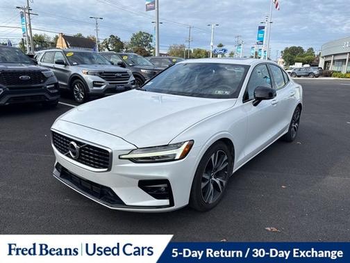 2019 Volvo S60 T6 R-DESIGN
