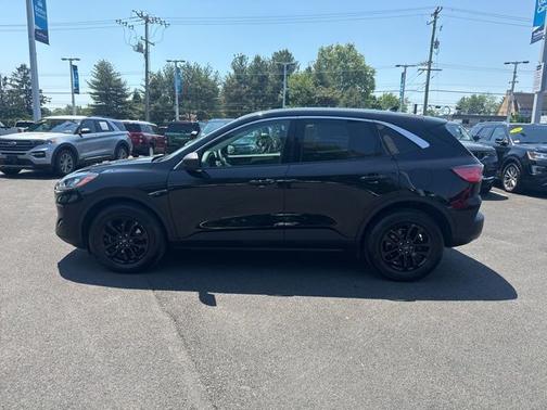 AGATE BLACK METALLIC 2022 Ford Escape SE