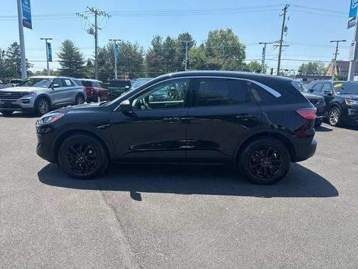 AGATE BLACK METALLIC 2022 Ford Escape SE