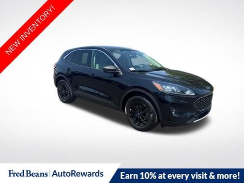 AGATE BLACK METALLIC 2022 Ford Escape SE