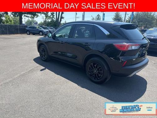 AGATE BLACK METALLIC 2022 Ford Escape SE