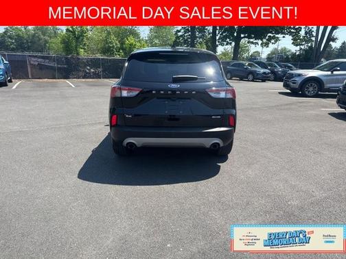 AGATE BLACK METALLIC 2022 Ford Escape SE