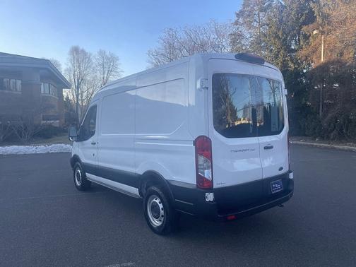 2019 Ford Transit-250 130 WB MEDIUM ROOF CARGO