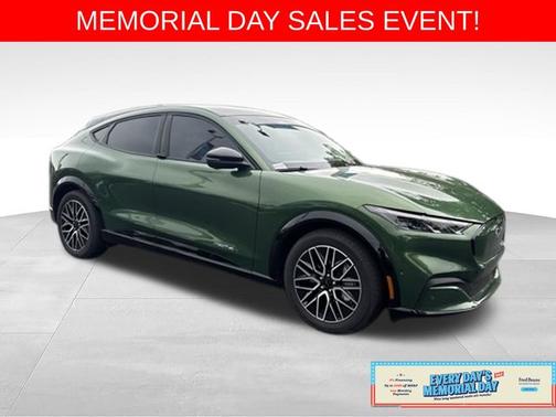 ERUPTION GREEN METALLIC 2024 Ford Mustang Mach-E PREMIUM