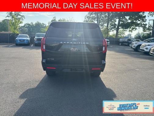 AGATE BLACK METALLIC 2025 Ford Expedition ACTIVE