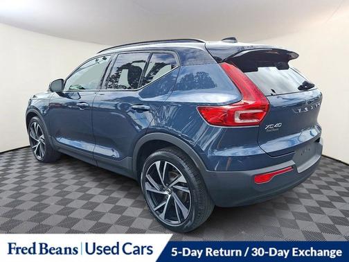 2022 Volvo XC40 T5 R-DESIGN