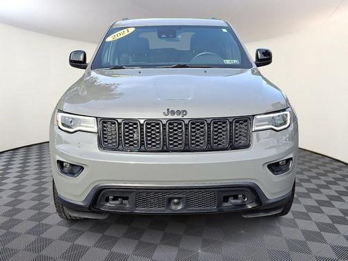 2021 Jeep Grand Cherokee LAREDO