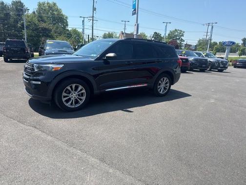 AGATE BLACK METALLIC 2021 Ford Explorer XLT