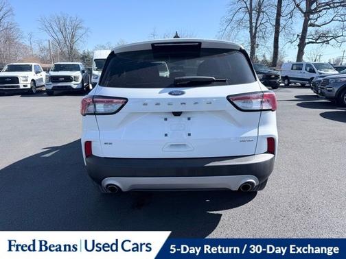 OXFORD WHITE 2022 Ford Escape SE