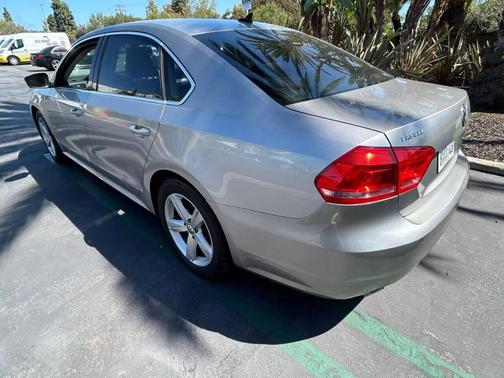 2013 Volkswagen Passat 2.5 SE