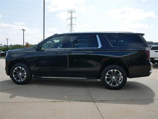 2025 Chevrolet Suburban LS