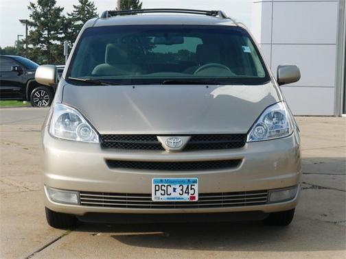2005 Toyota Sienna XLE