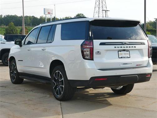 2023 Chevrolet Suburban RST