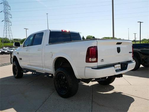 2017 RAM 2500 Laramie Crew Cab 4x4 6'4' Box