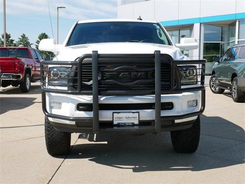 2017 RAM 2500 Laramie Crew Cab 4x4 6'4' Box