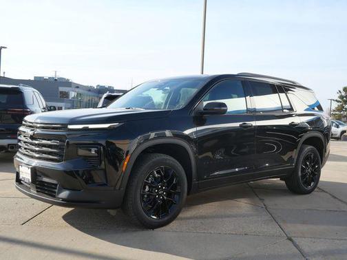 Mosaic Black Metallic 2026 Chevrolet Traverse LT