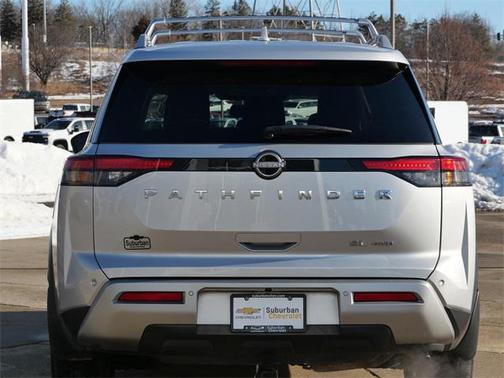 2022 Nissan Pathfinder SL 4WD