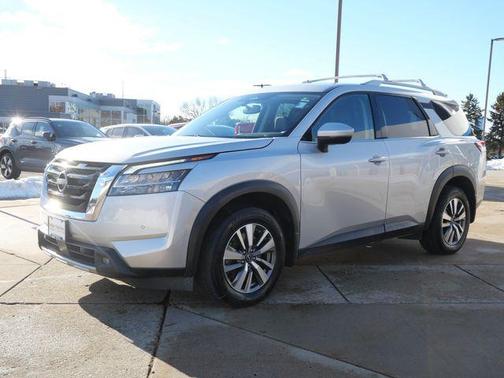 2022 Nissan Pathfinder SL 4WD