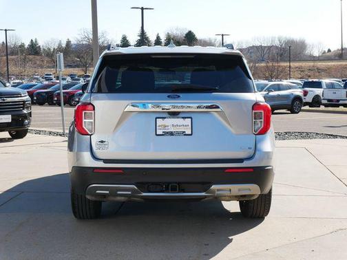 Iconic Silver Metallic 2020 Ford Explorer XLT