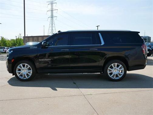 2022 Chevrolet Suburban 4WD High Country