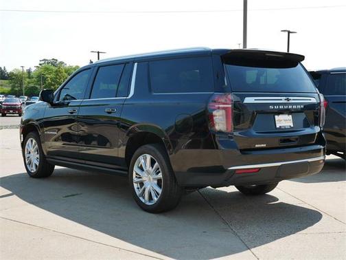 2022 Chevrolet Suburban 4WD High Country