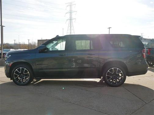 2021 Chevrolet Suburban RST