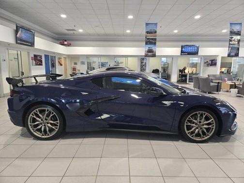 2025 Chevrolet Corvette Stingray w/2LT
