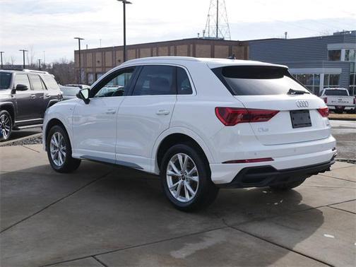 2024 Audi Q3 Premium 45 TFSI S line quattro Tiptronic