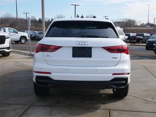 2024 Audi Q3 Premium 45 TFSI S line quattro Tiptronic