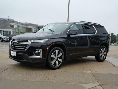 Mosaic Black Metallic 2023 Chevrolet Traverse LT Leather