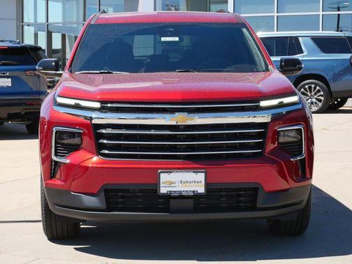 Radiant Red Tintcoat 2026 Chevrolet Traverse LT