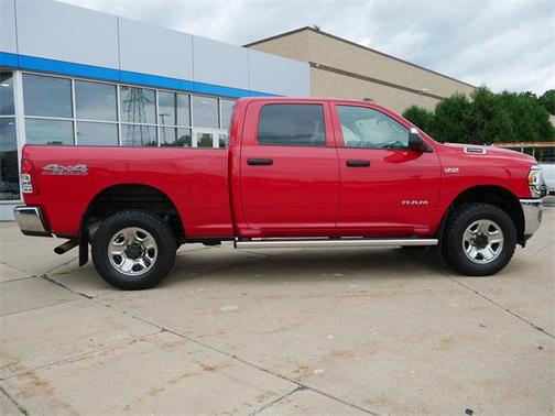 2020 RAM 2500 Tradesman Crew Cab 4X4 6'4' Box