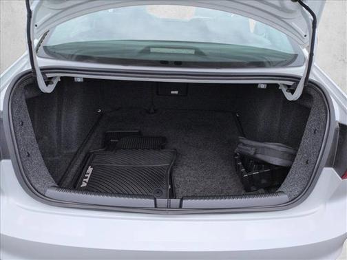 White 2017 Volkswagen Jetta 1.4T SE