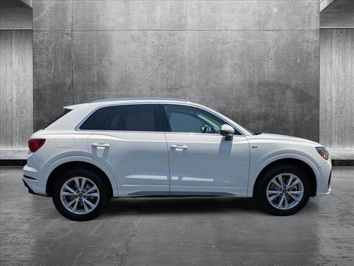 2024 Audi Q3 Premium 45 TFSI S line quattro Tiptronic