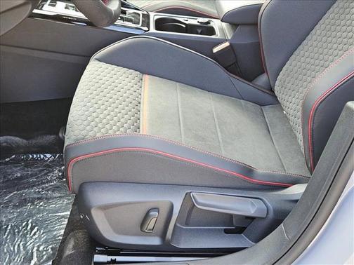 2025 Volkswagen Golf GTI 2.0T SE DSG