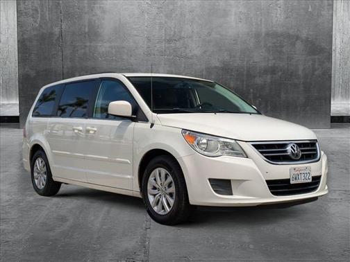 2012 Volkswagen Routan SE