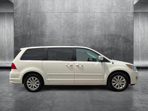2012 Volkswagen Routan SE