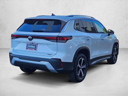 2025 Volkswagen Tiguan 2.0T SE 4MOTION