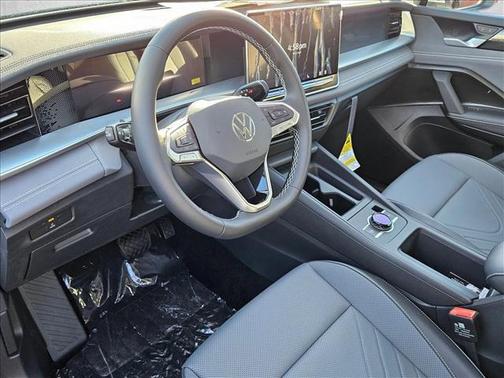 2025 Volkswagen Tiguan 2.0T SE 4MOTION