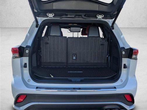 Wind Chill Pearl 2023 Toyota Highlander XSE