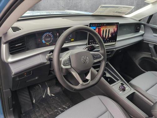 2025 Volkswagen Tiguan 2.0T SE 4MOTION
