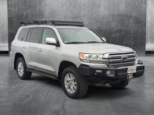 2017 Toyota Land Cruiser Base