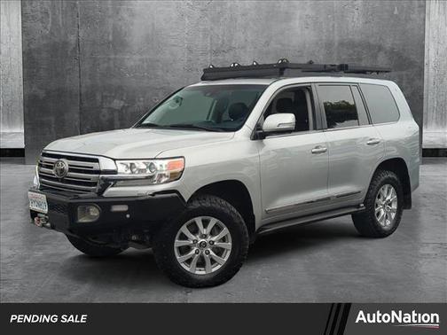2017 Toyota Land Cruiser Base
