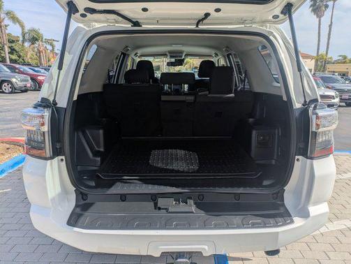 Super White 2021 Toyota 4Runner SR5