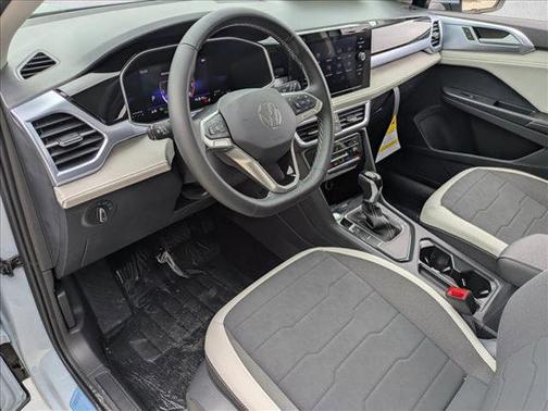 Monument Gray 2026 Volkswagen Taos SE