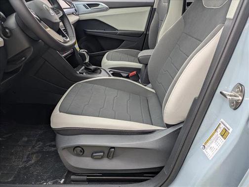 Monument Gray 2026 Volkswagen Taos SE