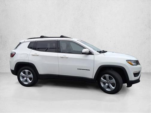 White Clearcoat 2017 Jeep New Compass Latitude