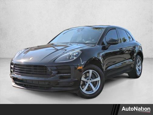 Jet Black Metallic 2020 Porsche Macan Macan