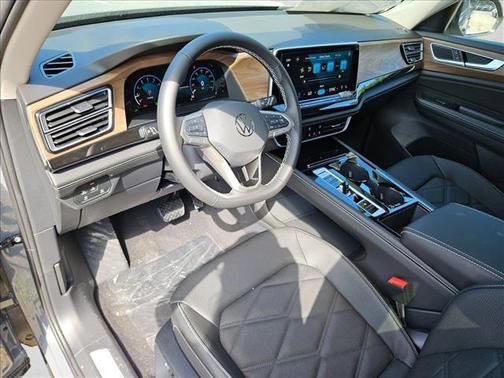 2026 Volkswagen Atlas 2.0T SE w/Technology 4MOTION